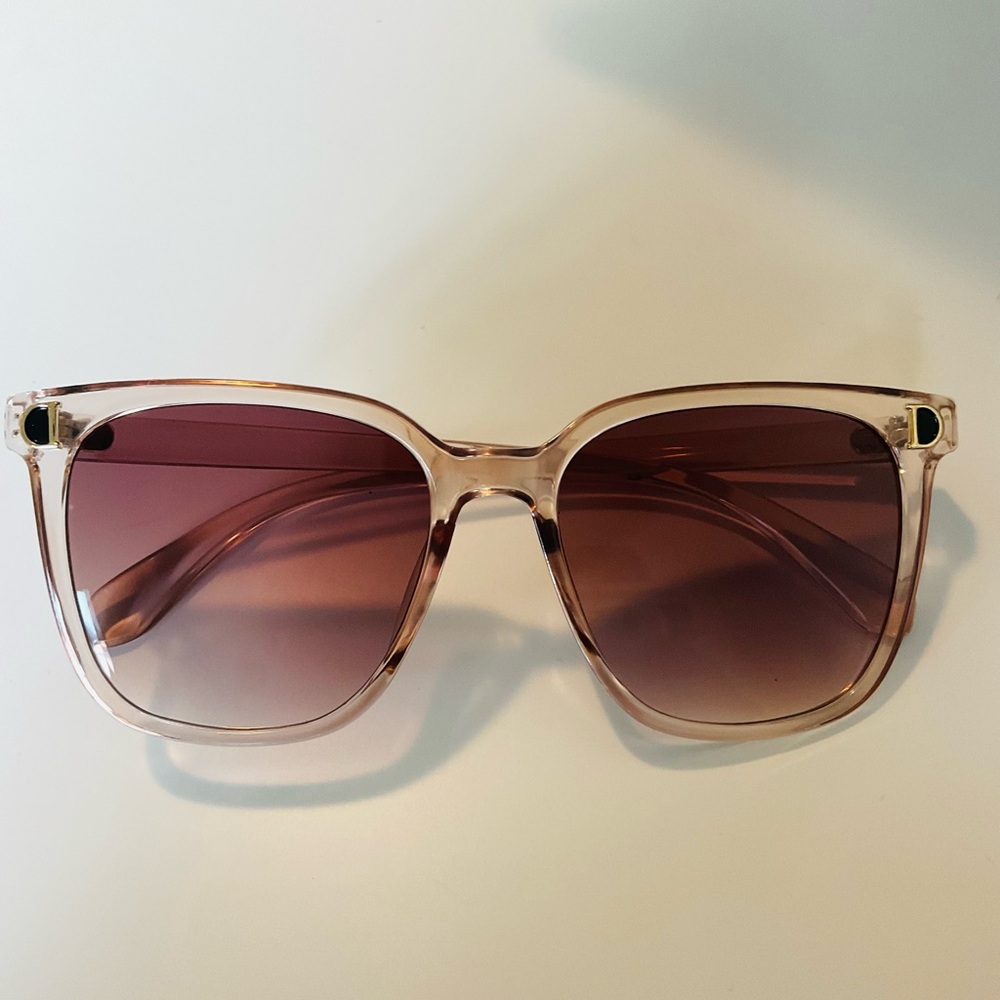 D for Diva sunglasses , Color - brown